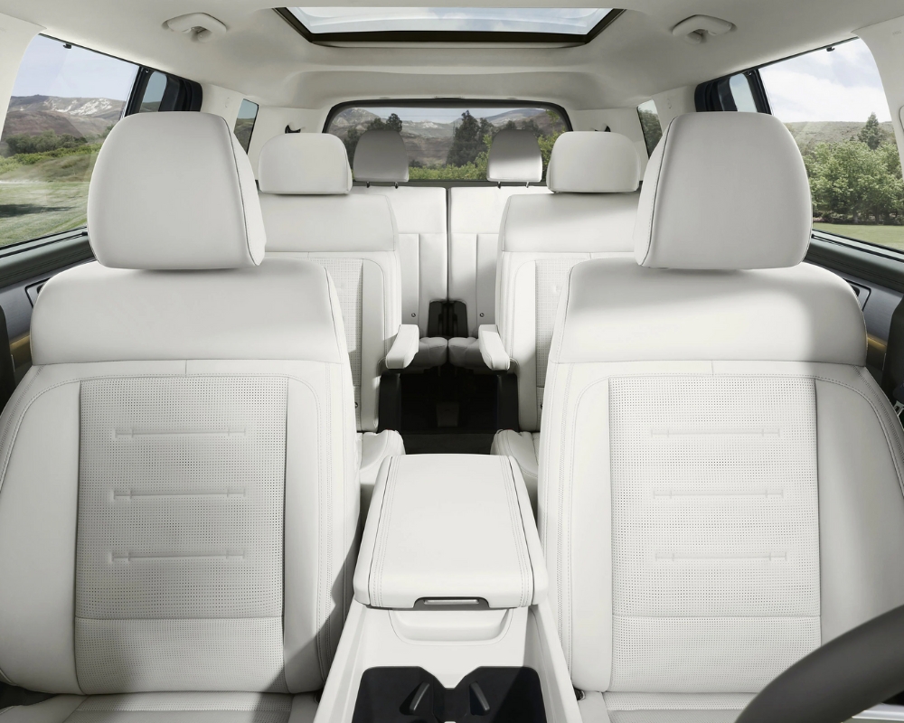 Spacious Interior and Versatile Cargo Space