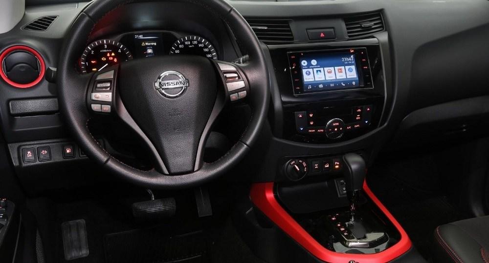 2020 Nissan Frontier Interior look - infotainment and tech