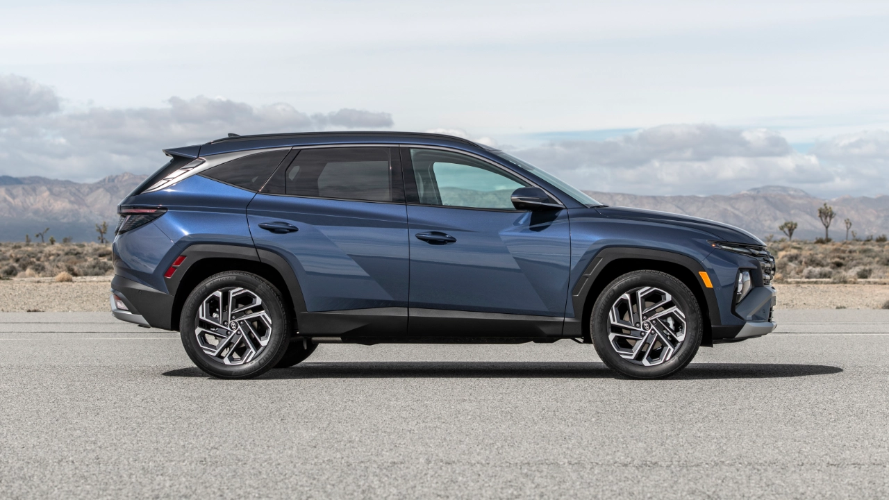 vue latérale d'un Hyundai Tucson N Line 2026