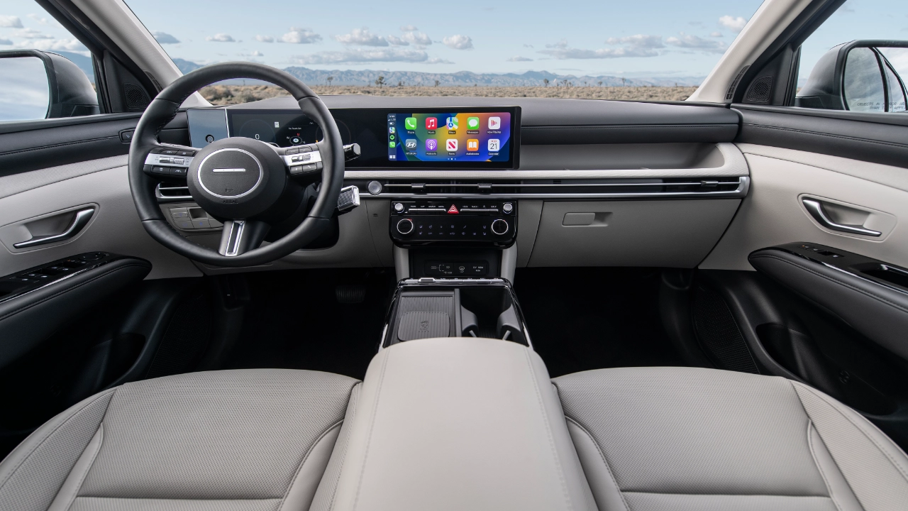 vue de l'habitacle et du tableau de bord d'un Hyundai Tucson N Line 2026